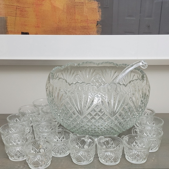 L.E. Smith-Pineapple Cut Punch Bowl Set - Picture 4 of 8